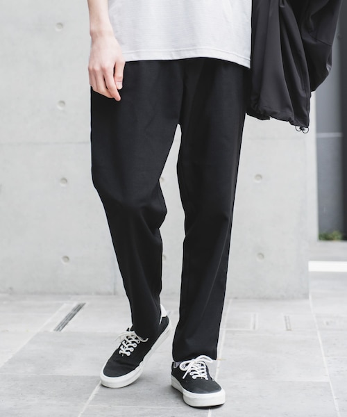 URBAN RESEARCH DOORS（アーバンリサーチドアーズ）の「『イージーケア/速乾』リネンライクイージートラウザー（その他パンツ・メンズ・OFF/GRAY/LIGHTBROWN/BLACK・S/M/L）」の2枚目の写真