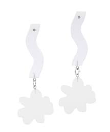 フラワーアクリルピアス