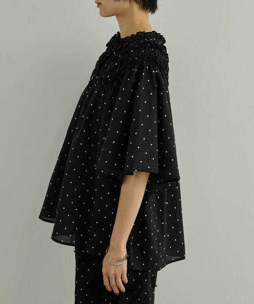 ADAM ET ROPE'(アダムエロペ)の「【WEB先行販売】【crinkle crinkle crinkle】別注ドットコットンブラウス(シャツ/ブラウス・レディース・ブラック系・F)」の17枚目の写真