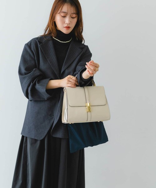 RODE SKO（ロデスコ）の「サブバッグ付フラップハンドバッグ（ハンドバッグ・レディース・NAVY/IVORY/GREIGE/BLACK・one）」の11枚目の写真