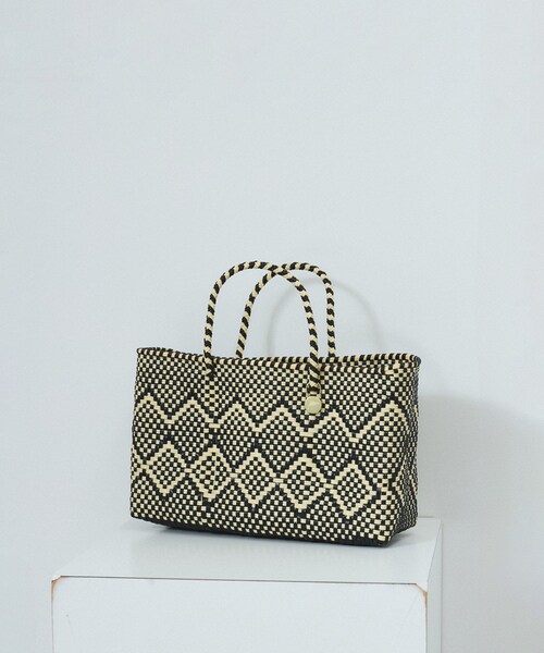 ADAM ET ROPE'（アダムエロペ）の「【Letra（レトラ）for SALON】PRAYA short XS/プラヤメル（かごバッグ・レディース・ブラック/ブラック系/オレンジ系・F）」の13枚目の写真