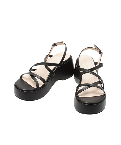 MERCURYDUO（マーキュリーデュオ）の「メタリックストラップサンダル（サンダル・レディース・ブラック/シルバー/ゴールド・36/38）」の2枚目の写真