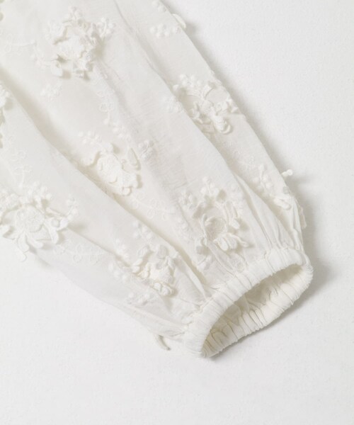 URBAN RESEARCH(アーバンリサーチ)の「crinkle crinkle crinkle 3D EMBROIDERY BOLERO(シャツ/ブラウス・レディース・WHITE/BLACK・Free)」の5枚目の写真