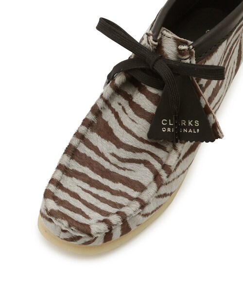 ADAM ET ROPE'(アダムエロペ)の「【CLARKS】WALLABEE BOOTS ZEBRA(モカシン/デッキシューズ・レディース・ホワイト系・36/37/38/39)」の18枚目の写真