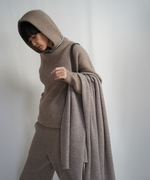 ROPE'(ロペ)の「GWIL CASHMERE PANTS|カシミア100%大判ストール(ストール/ショール・レディース・ブラック/ベージュ・F)」の11枚目の写真