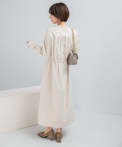 URBAN RESEARCH ROSSO（アーバンリサーチロッソ）の「ウォッシャブルウエストマークワンピース（ワンピース・レディース・IVORY/BLACK・Free）」の5枚目の写真