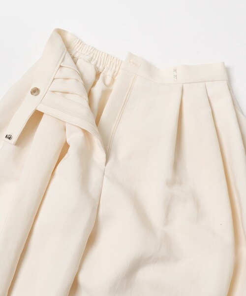 URBAN RESEARCH ROSSO（アーバンリサーチロッソ）の「ダブルクロスフォルムタックパンツ（その他パンツ・レディース・IVORY/CHARCOAL・36/38）」の12枚目の写真