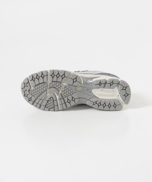 URBAN RESEARCH(アーバンリサーチ)の「NEW BALANCE 1906R(スニーカー・レディース・SILVER・23/24.5/25/23.5/24)」の6枚目の写真