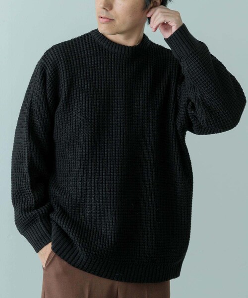 ITEMS URBANRESEARCH（アイテムズ アーバンリサーチ）の「ワッフル編み クルーネックニット（ニット/セーター・メンズ・OLV/OFF/BLK/CHA/MOC・S/M/L）」の18枚目の写真