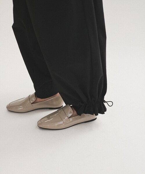 ADAM ET ROPE'(アダムエロペ)の「晴雨兼用サスティナブルレインローファー/撥水(ローファー・レディース・ブラック/ブラック系/ベージュ系・22.5/23.0/23.5/24.0/24.5/25.0)」の22枚目の写真