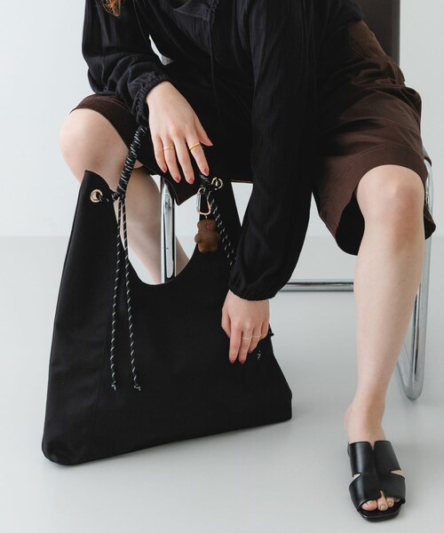 RODE SKO（ロデスコ）の「コードハンドルバッグ（トートバッグ・レディース・BLKxBLK/BEGxBRN/GRYxTAUPE・One）」の6枚目の写真