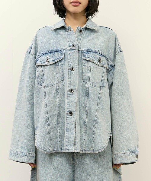 ADAM ET ROPE'(アダムエロペ)の「【サステナブル】シャツライクGジャン(デニムジャケット・レディース・ブルー系/サックス・36/38)」の20枚目の写真