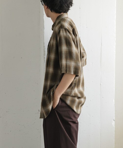 URBAN RESEARCH DOORS(アーバンリサーチドアーズ)の「FORK&SPOON オンブレチェックショートスリーブシャツ(シャツ/ブラウス・メンズ・BLU×BRN/BEG×KHK・4/5)」の17枚目の写真