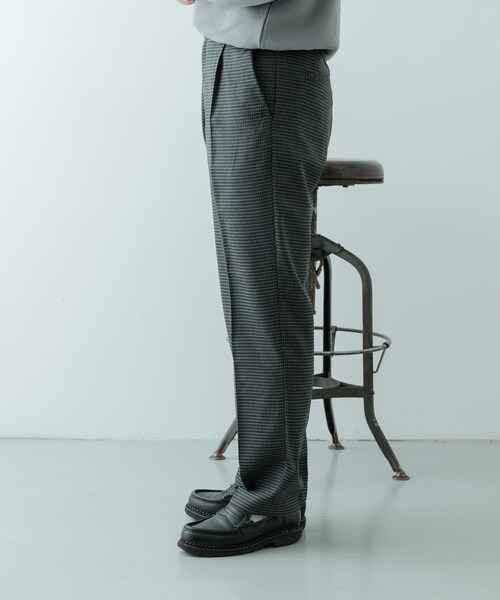 ITEMS URBANRESEARCH(アイテムズ アーバンリサーチ)の「ガンクラブチェック テーパードパンツ(その他パンツ・メンズ・BLK/BEG/BRN・M/L)」の16枚目の写真