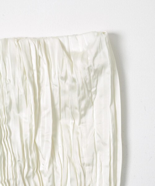 URBAN RESEARCH(アーバンリサーチ)の「Studio Doe SATIN PLEATED EASY PANTS(その他パンツ・レディース・CREAM/BLACK/GREY・S/M)」の6枚目の写真