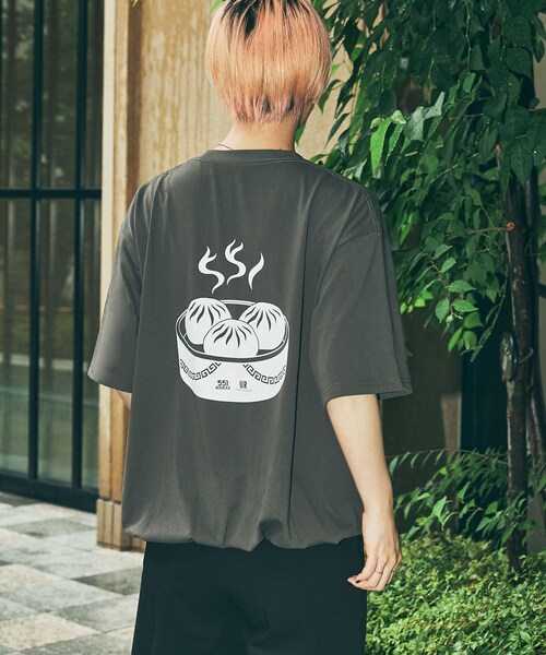 URBAN RESEARCH（アーバンリサーチ）の「551蓬莱×UR　ドロストショートスリーブTシャツ（Tシャツ/カットソー・レディース・OFF/CHARCOAL/ICE BLUE・S/M/L/XL）」の2枚目の写真