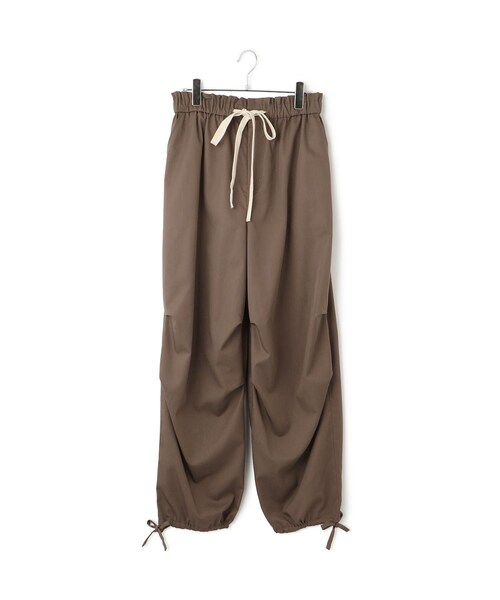 ADAM ET ROPE'(アダムエロペ)の「【WEB限定】リラックスパラシュートパンツ(その他パンツ・レディース・チャコール/ブラウン・36/38)」の18枚目の写真