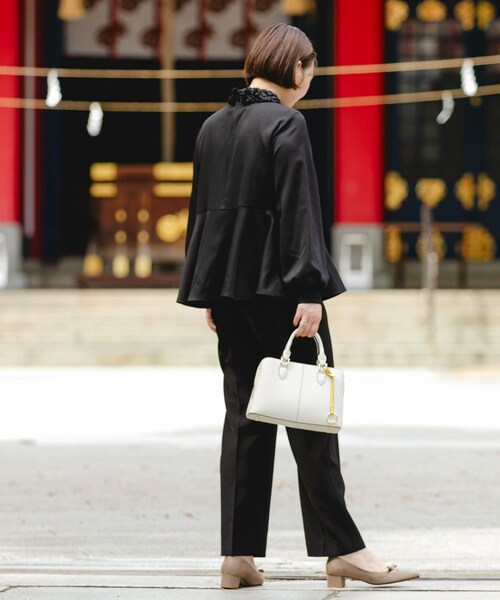 URBAN RESEARCH ROSSO（アーバンリサーチロッソ）の「F by ROSSO　レースカラーペプラムブラウス（シャツ/ブラウス・レディース・OFF WHITE/BLACK・Free）」の13枚目の写真