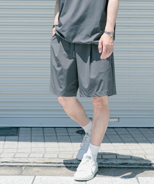 ITEMS URBANRESEARCH(アイテムズ アーバンリサーチ)の「シルキーナイロン 多機能 ショートパンツ(その他パンツ・メンズ・CHA/BLK/NVY・M/L)」の22枚目の写真