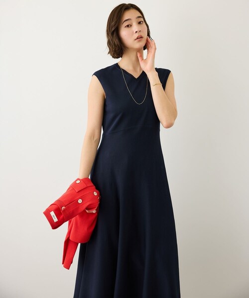 ROPE'(ロペ)の「LEVITA ニットワンピース/接触冷感・イージーケア(ワンピース・レディース・ベージュ/ネイビー・F)」の8枚目の写真