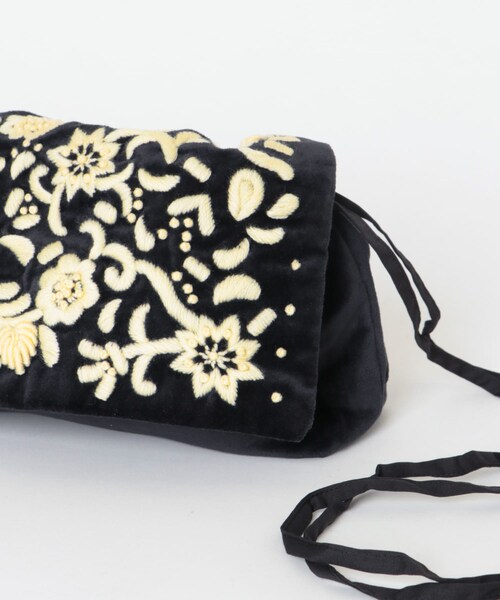 Khadi&co.　カディアンドコー　かぐれ　ベルベットバッグ かぐれ（カグレ）の「Khadi&co VELVET FLAP Shoulder Bag（ショルダー