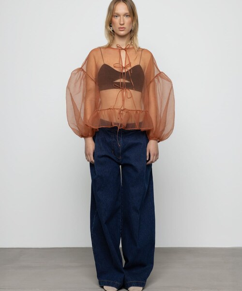 URBAN RESEARCH(アーバンリサーチ)の「ESTHE VOLUME ORGANZA BOW TOP(シャツ/ブラウス・レディース・CORK・XS)」の6枚目の写真