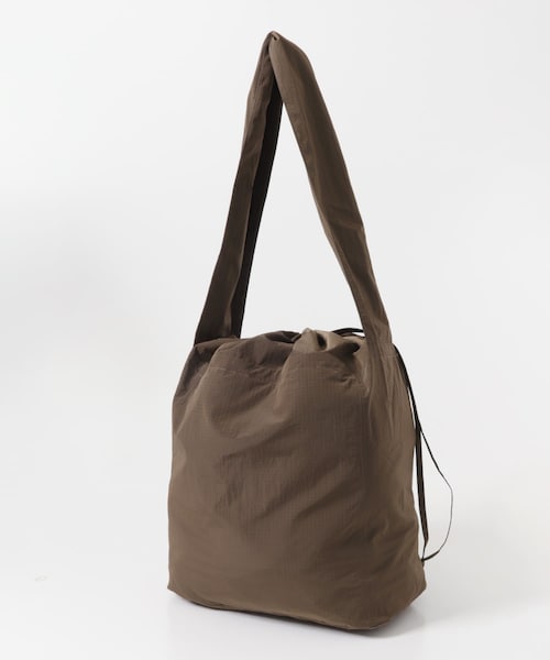 URBAN RESEARCH DOORS（アーバンリサーチドアーズ）の「Snow Peak Apparel　RIPSTOP WRAP CROSS BAG（ショルダーバッグ・レディース・GREIGE/BROWN/CHARCOAL・One）」の10枚目の写真