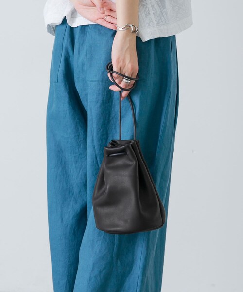 かぐれ（カグレ）の「MORMYRUS　DRAWSTRING BAG（その他雑貨・レディース・BLACK・Free）」の4枚目の写真