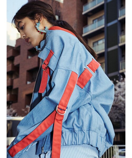 PAMEO POSE（パメオポーズ）の「DENIM LINE BIG BLOUSON（ブルゾン・レディース・ブラック/スカイブルー/ブラウン/カーキ・F）」の4枚目の写真