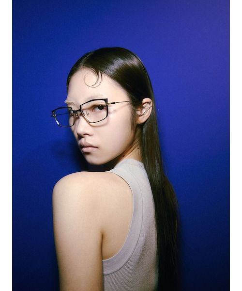 UN3D.（アンスリード）の「【CARIN×UN3D.】EDGE LINE METAL SPECTACLES（サングラス・レディース・ブラック/シルバー・F）」の5枚目の写真
