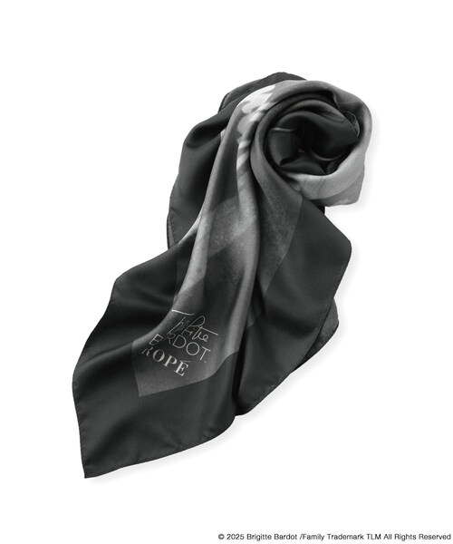 ROPE'（ロペ）の「【Brigitte Bardot×ROPE'・コラボ】プリントシルクスカーフ/Lサイズ（バンダナ/スカーフ・レディース・ブラック/ブラック系・F）」の20枚目の写真