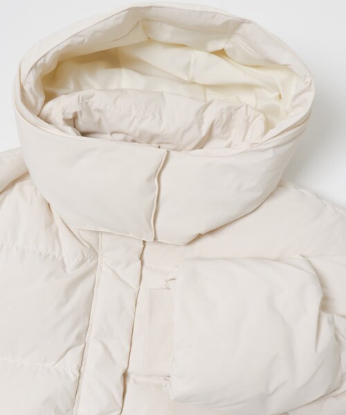 URBAN RESEARCH(アーバンリサーチ)の「2WAYフーデットダウンコート(その他アウター・レディース・OFF WHITE/BEIGE/BLACK・36/38)」の13枚目の写真