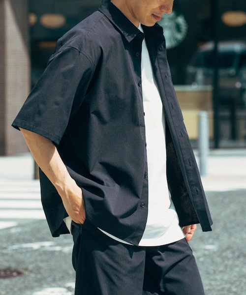 ITEMS URBANRESEARCH(アイテムズ アーバンリサーチ)の「『接触冷感/速乾/イージーケア』WINDY MESH ショートスリーブ シャツ(シャツ/ブラウス・メンズ・BLACK/CHARCOAL/NAVY/BOTANICAL・M/L/XL)」の3枚目の写真