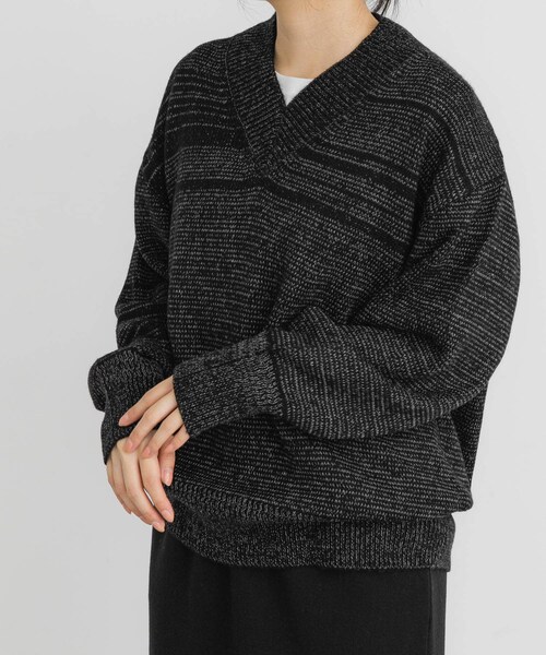 EKAL（エカル）の「Vネックバルキーボーダーニット（ニット/セーター・レディース・オフ/グレー/ブラック・One）」の19枚目の写真