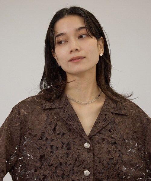 ADAM ET ROPE'(アダムエロペ)の「スカラップレースクロップドシャツジャケット(その他アウター・レディース・ホワイト/ダークブラウン・F)」の14枚目の写真