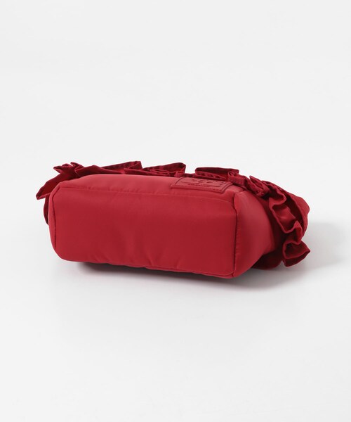 URBAN RESEARCH（アーバンリサーチ）の「GANNI　MINI SHOPPER RUFFLE（クラッチバッグ・レディース・FIERY RED・-）」の5枚目の写真
