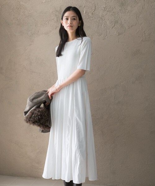 URBAN RESEARCH ROSSO（アーバンリサーチロッソ）の「『一部WEB限定カラー』ニットドッキングワンピース（ワンピース・レディース・OFF×OFF/BLK×BLK/BE×BLK・Free）」の6枚目の写真