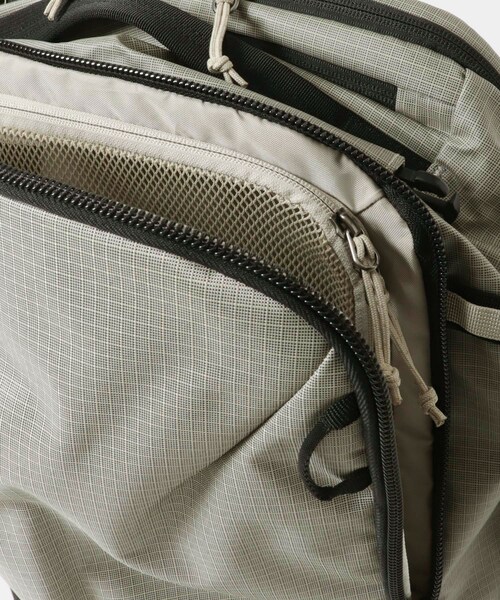 URBAN RESEARCH DOORS(アーバンリサーチドアーズ)の「patagonia BLACK HOLE MINI MLC(バックパック/リュック・メンズ・BOB/SMFO/WSTO・One)」の12枚目の写真