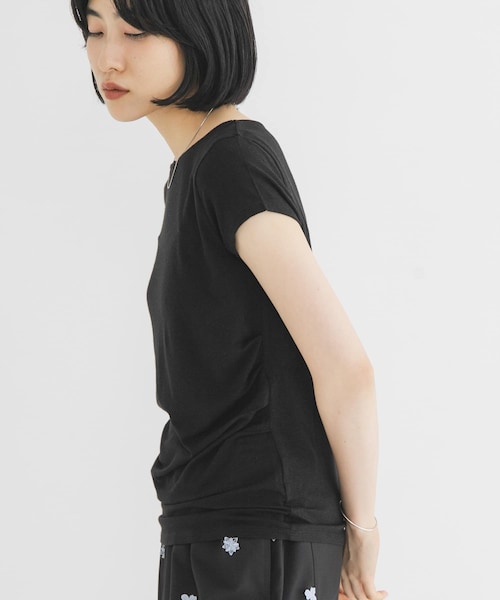 KBF（ケイビーエフ）の「タックドレープTEE（Tシャツ/カットソー・レディース・OFF/BLACK/MELON/CHALK・One）」の15枚目の写真