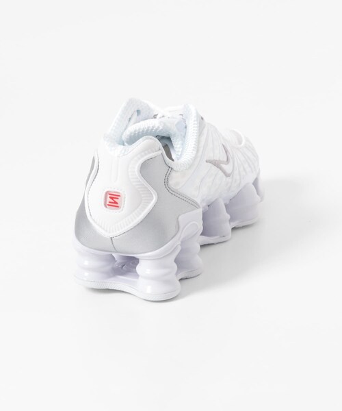URBAN RESEARCH Sonny Label（アーバンリサーチサニーレーベル）の「NIKE　ウィメンズショックスTL（スニーカー・レディース・002ブラック/100ホワイト・23/23.5/24/24.5）」の7枚目の写真