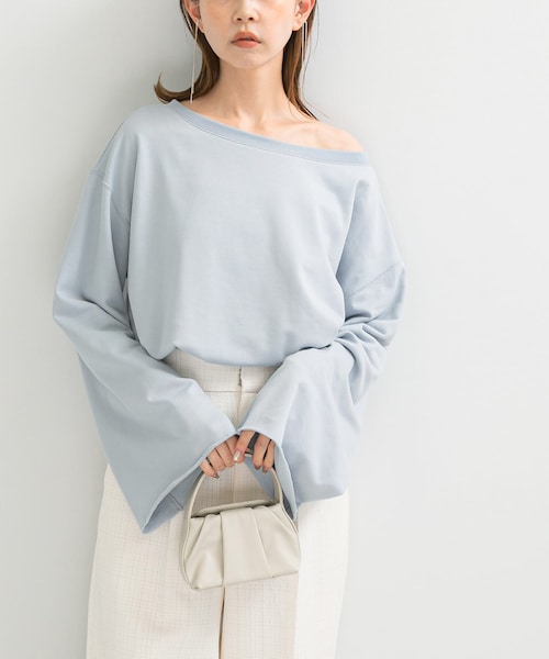 URBAN RESEARCH ROSSO（アーバンリサーチロッソ）の「オフショルライトスウェット（スウェット・レディース・L/BEIGE/MOON STONE・FREE）」の2枚目の写真