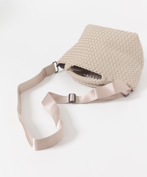 URBAN RESEARCH(アーバンリサーチ)の「NAGHEDI ST BARTHS SMALL TOTE(トートバッグ・レディース・ECRU/SHELL PINK・-)」の7枚目の写真