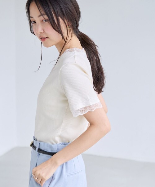 VIS（ビス）の「レーストリムVネックTシャツ/汗ジミ加工（Tシャツ/カットソー・レディース・ブラック/ライトグレー/オフホワイト・F）」の18枚目の写真