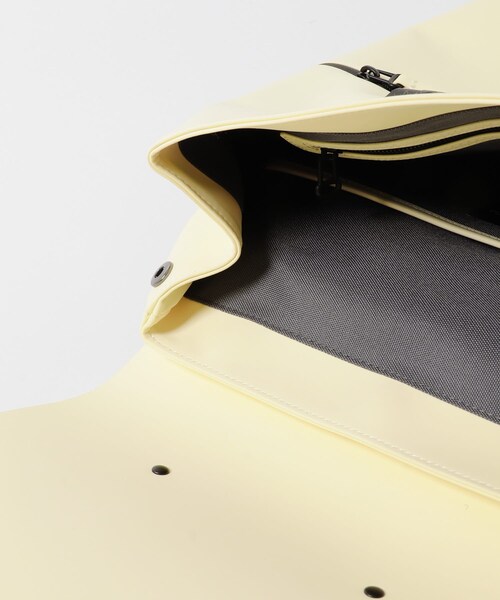 SENSE OF PLACE by URBAN RESEARCH（センスオブプレイスバイアーバンリサーチ）の「GASTON LUGA　SPLASH 2.0-13（バックパック/リュック・メンズ・BLACK/TAUPE/Lemonade・One）」の15枚目の写真