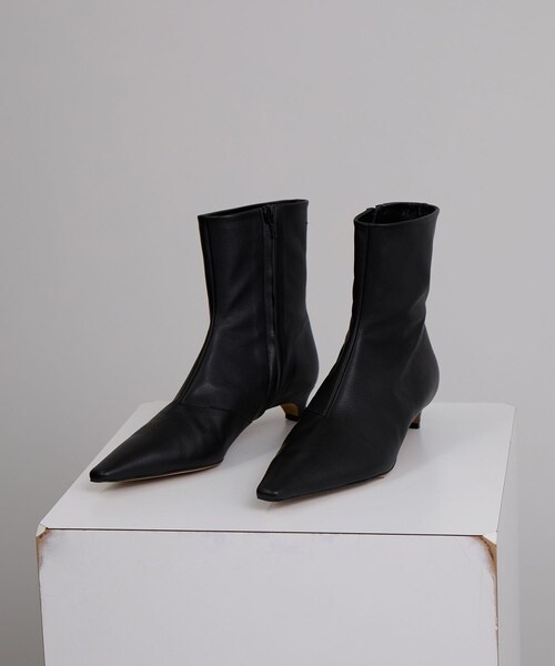 ADAM ET ROPE'(アダムエロペ)の「【W S(ドゥーブル)】ポインテッドトゥ レザーヒールショートブーツ(ブーツ・レディース・ブラック/キャメル・23.0/24.0/25.0/36/37/38)」の7枚目の写真