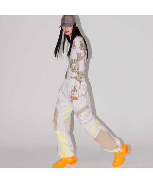 adidas（アディダス）の「adidas by Stella McCartney ウーブン トラックパンツ（パンツ・レディース・トゥルーピンク/トレースカーキ/チョークパール/ホワイト/ピンク・S/M/L/XL/J/S/J/M/J/L/J/XL/J/XS/J/2XL/XS/2XL/3XL/5XL/J/3XL）」の4枚目の写真