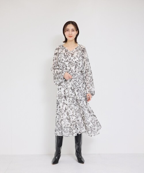 ROPE'（ロペ）の「シアープリントボリュームスリーブワンピース（ワンピース・レディース・ブラック/グリーン/ブルー・36/38）」の17枚目の写真