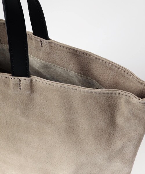 URBAN RESEARCH DOORS(アーバンリサーチドアーズ)の「スエードトート(トートバッグ・レディース・MUSTARD/GREIGE・one)」の8枚目の写真