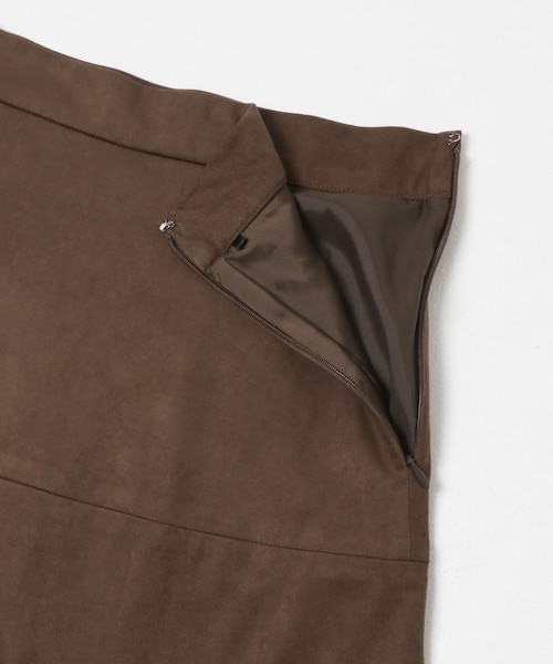 URBAN RESEARCH(アーバンリサーチ)の「スエードライクフレアスカート(スカート・レディース・BROWN/BEIGE・36/38)」の5枚目の写真