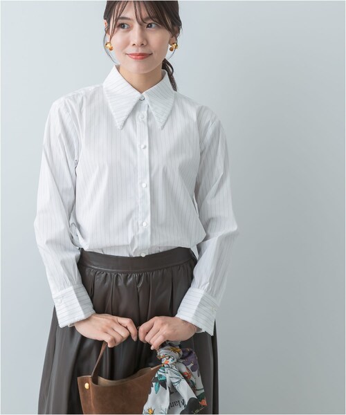 URBAN RESEARCH ROSSO（アーバンリサーチロッソ）の「F by ROSSO　トリミングレースビッグカラーシャツ（シャツ/ブラウス・レディース・OFF WHITE/NAVY/OW STRIPE・FREE）」の2枚目の写真